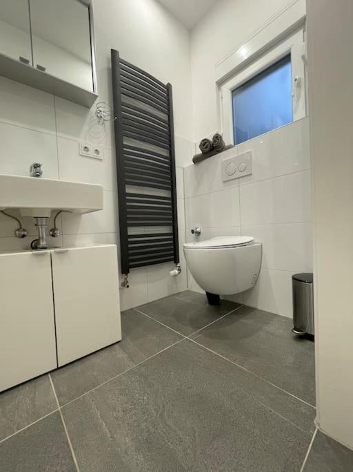 Exklusive Flughafen-Messe Apartment Naehe Duesseldorf Duisburg Exteriör bild