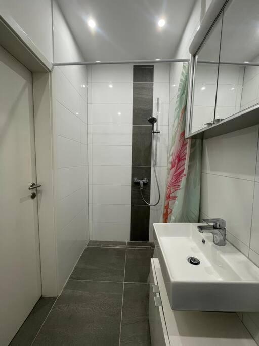 Exklusive Flughafen-Messe Apartment Naehe Duesseldorf Duisburg Exteriör bild